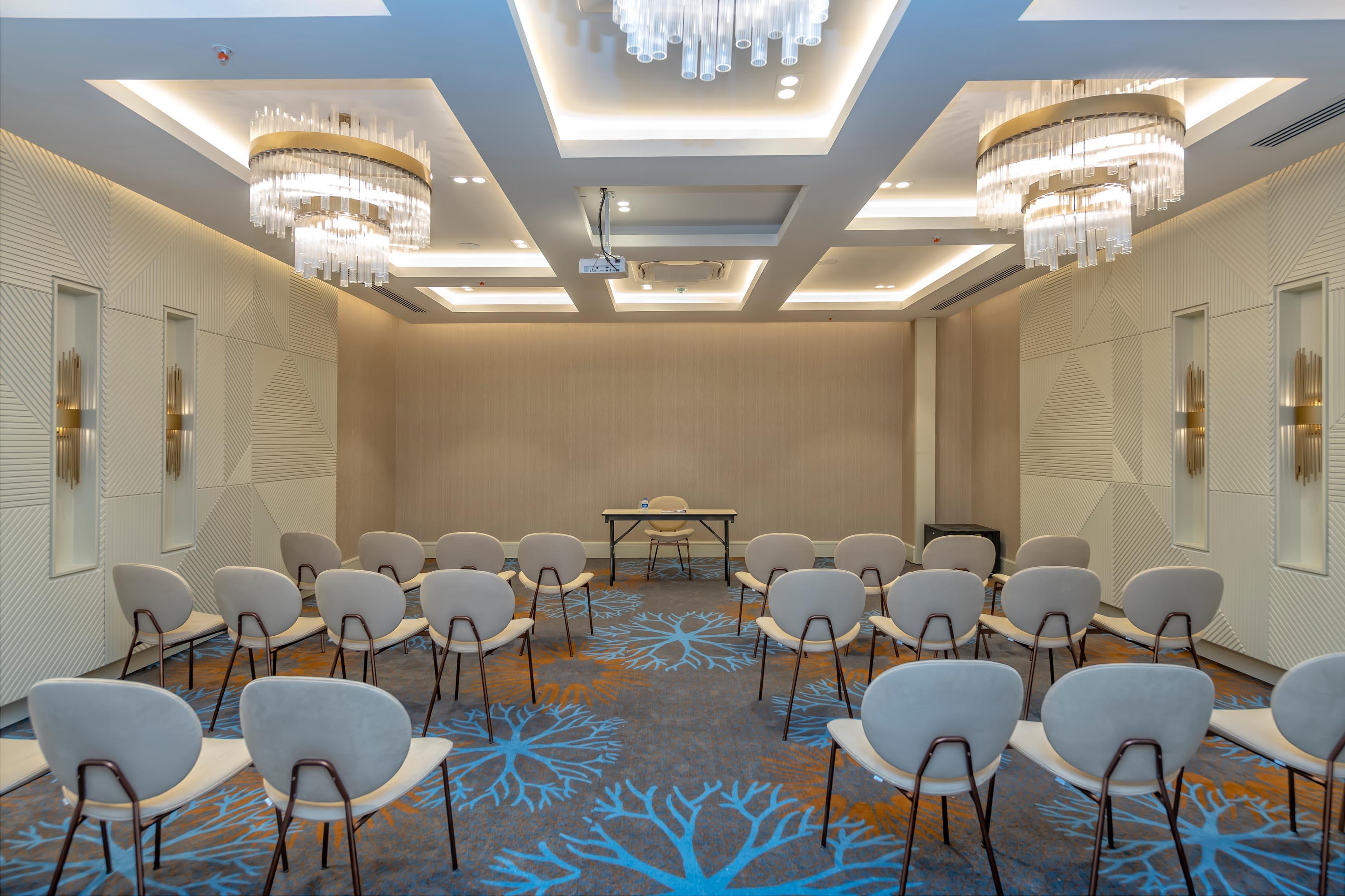 Готель Calyptus Kirman Premium 5*